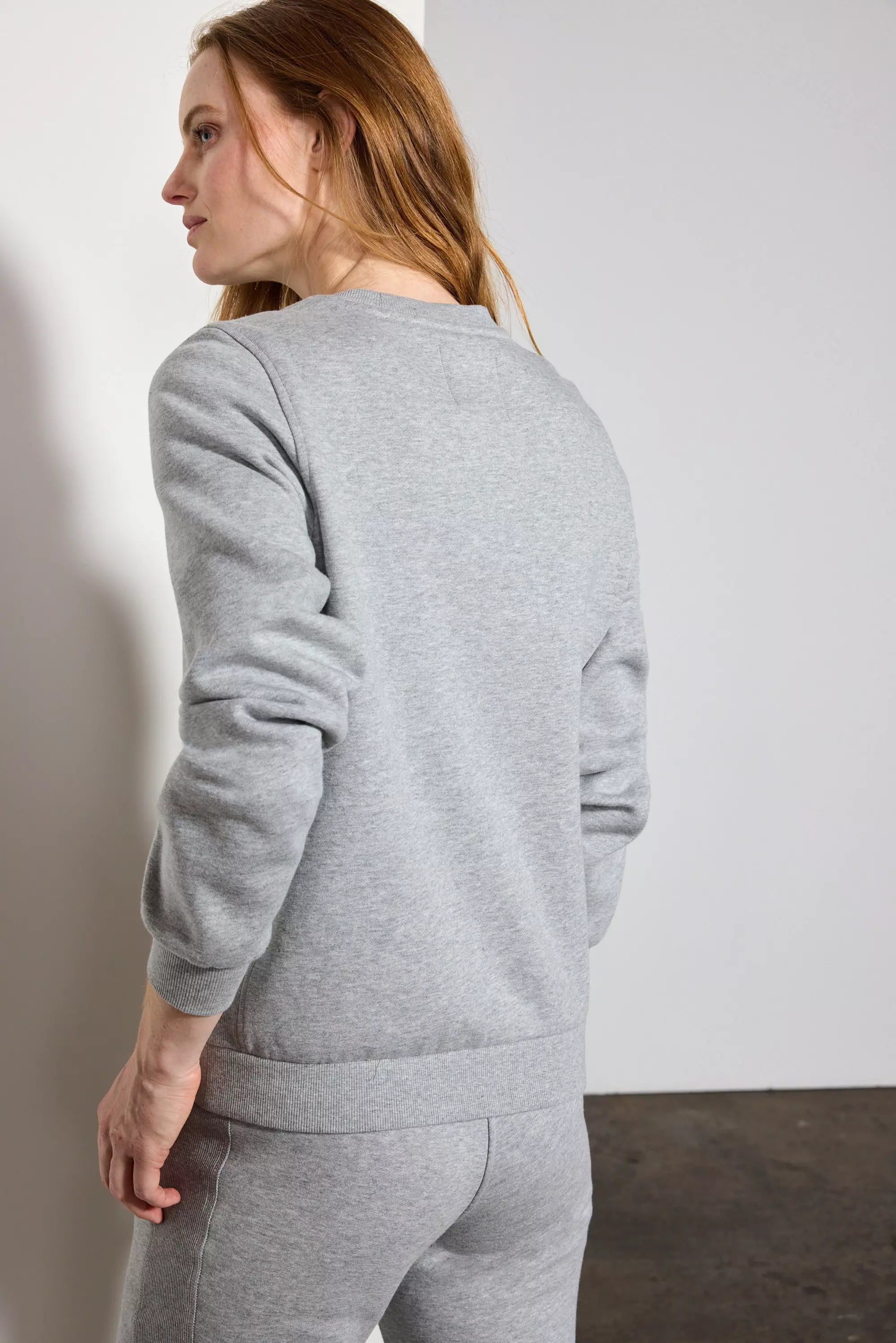 Comfort Fleece Sweatshirt - Htr Concrete