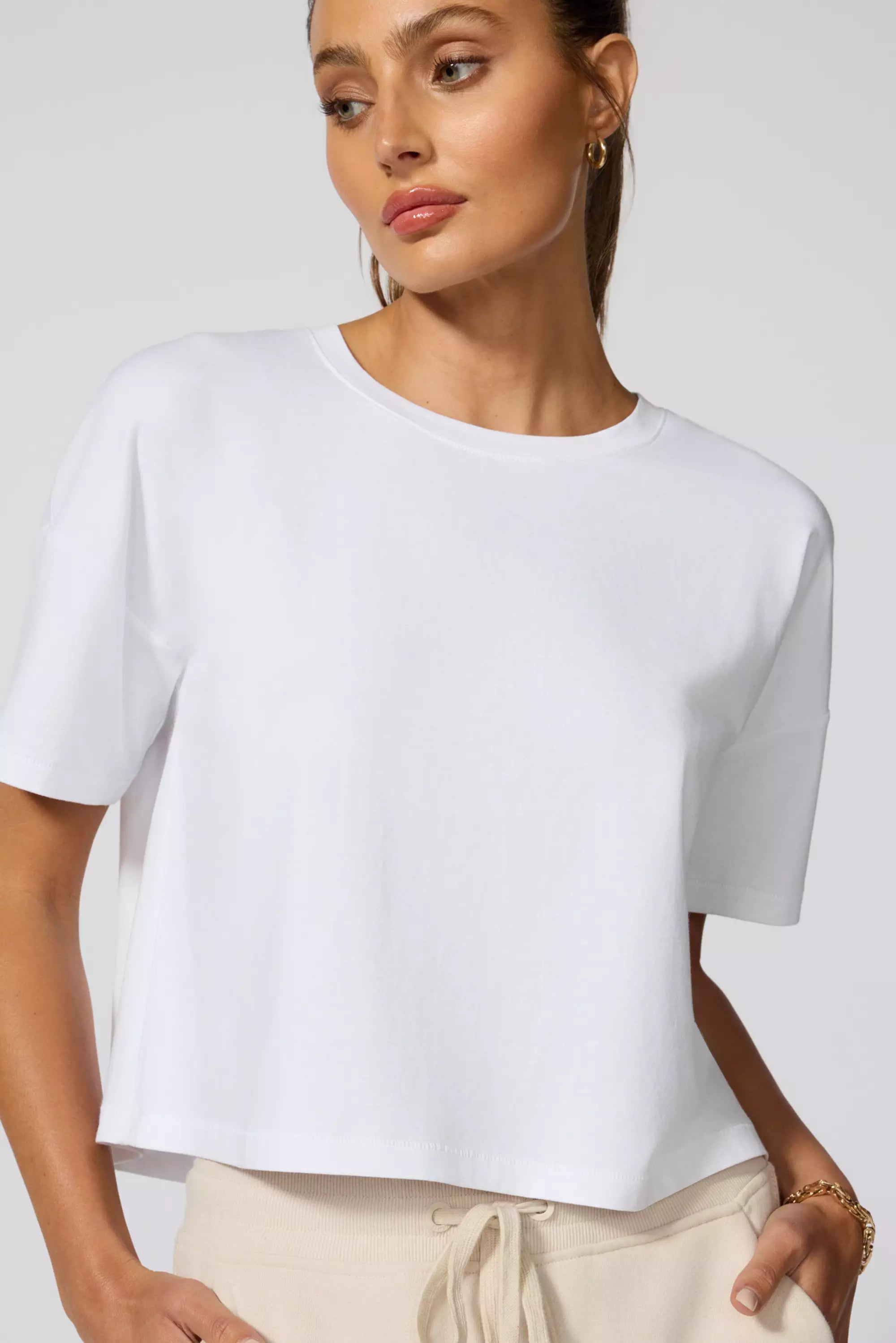 Tee de petit ami de coton Pima - blanc