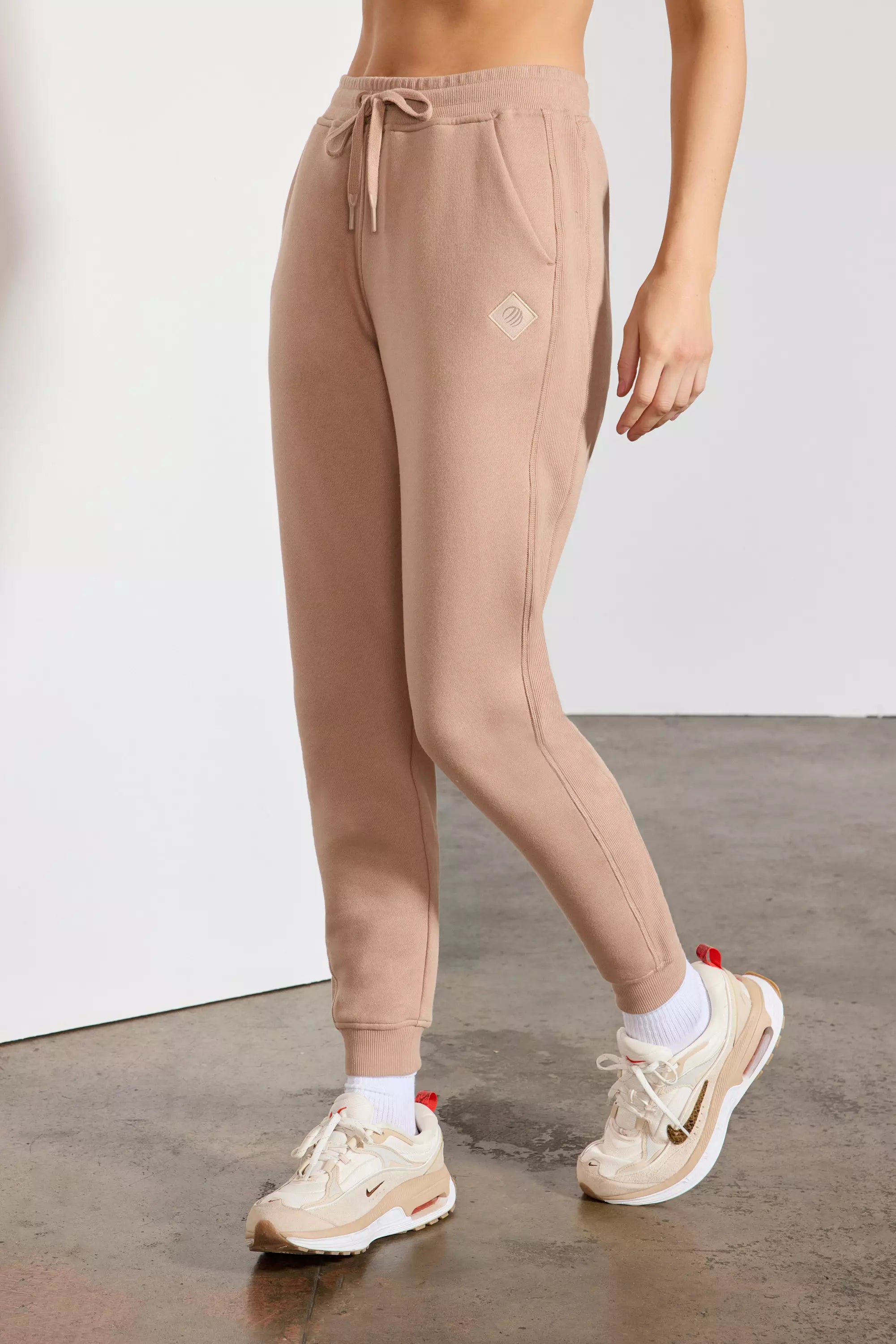 Comfort Fleece Jogger - Warm Taupe