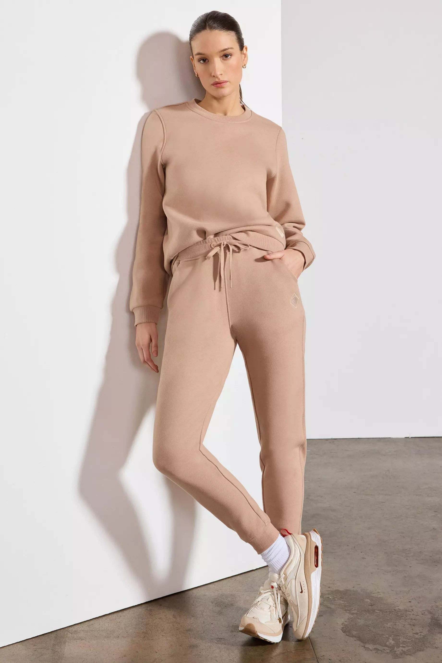 Comfort Fleece Jogger - Warm Taupe