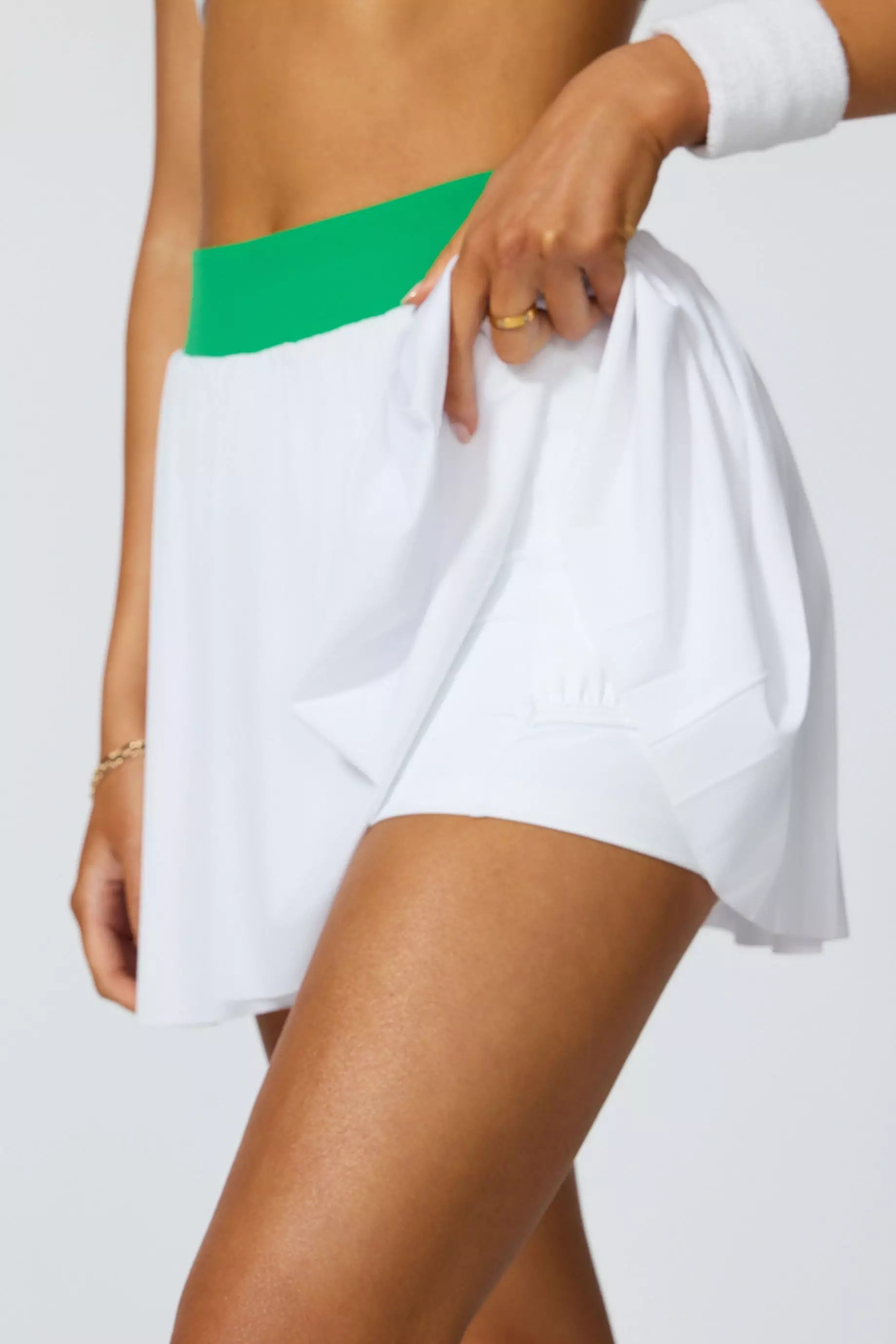 Inspire Skort - White/Fern Green