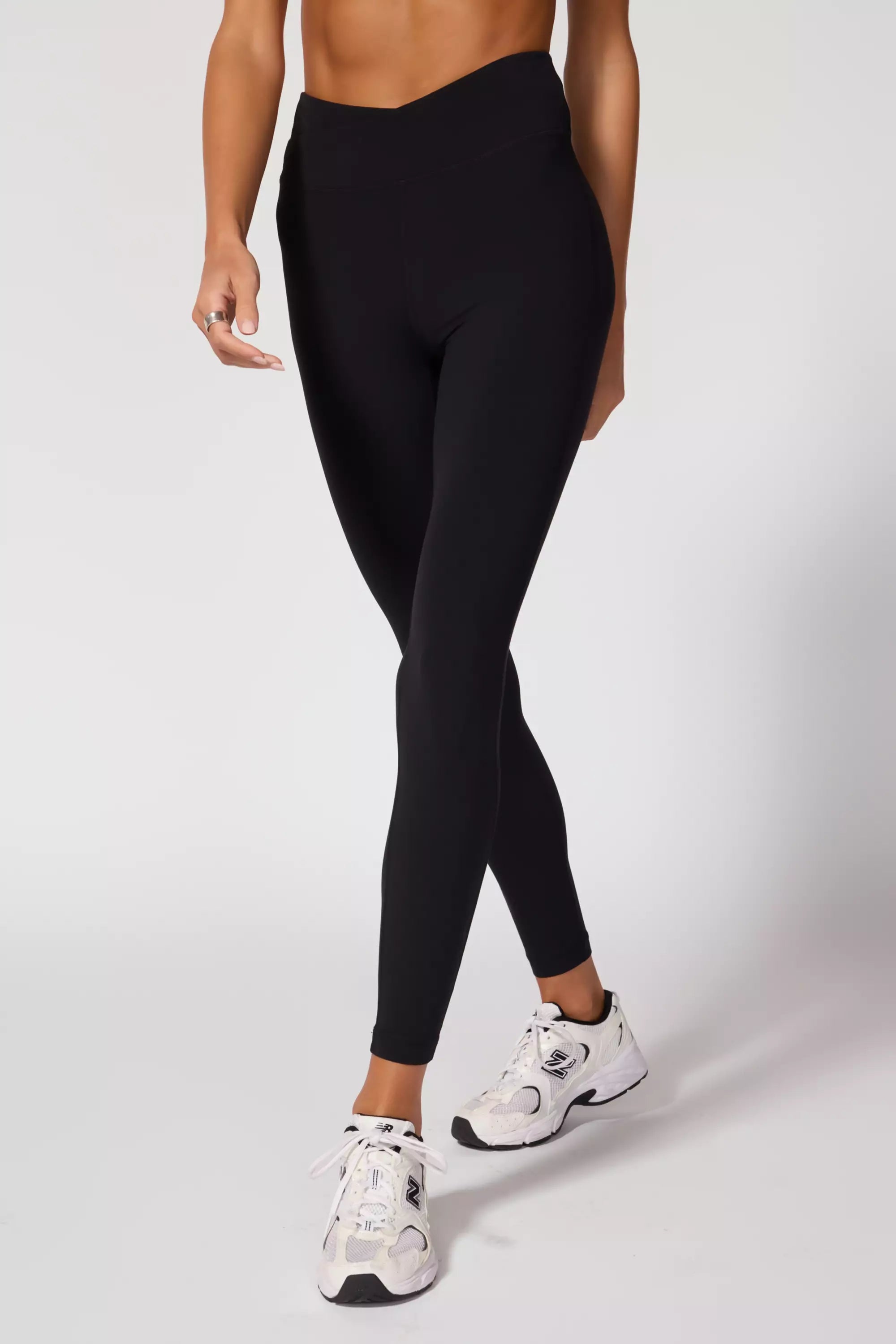 Vital Crossover Legging - Black