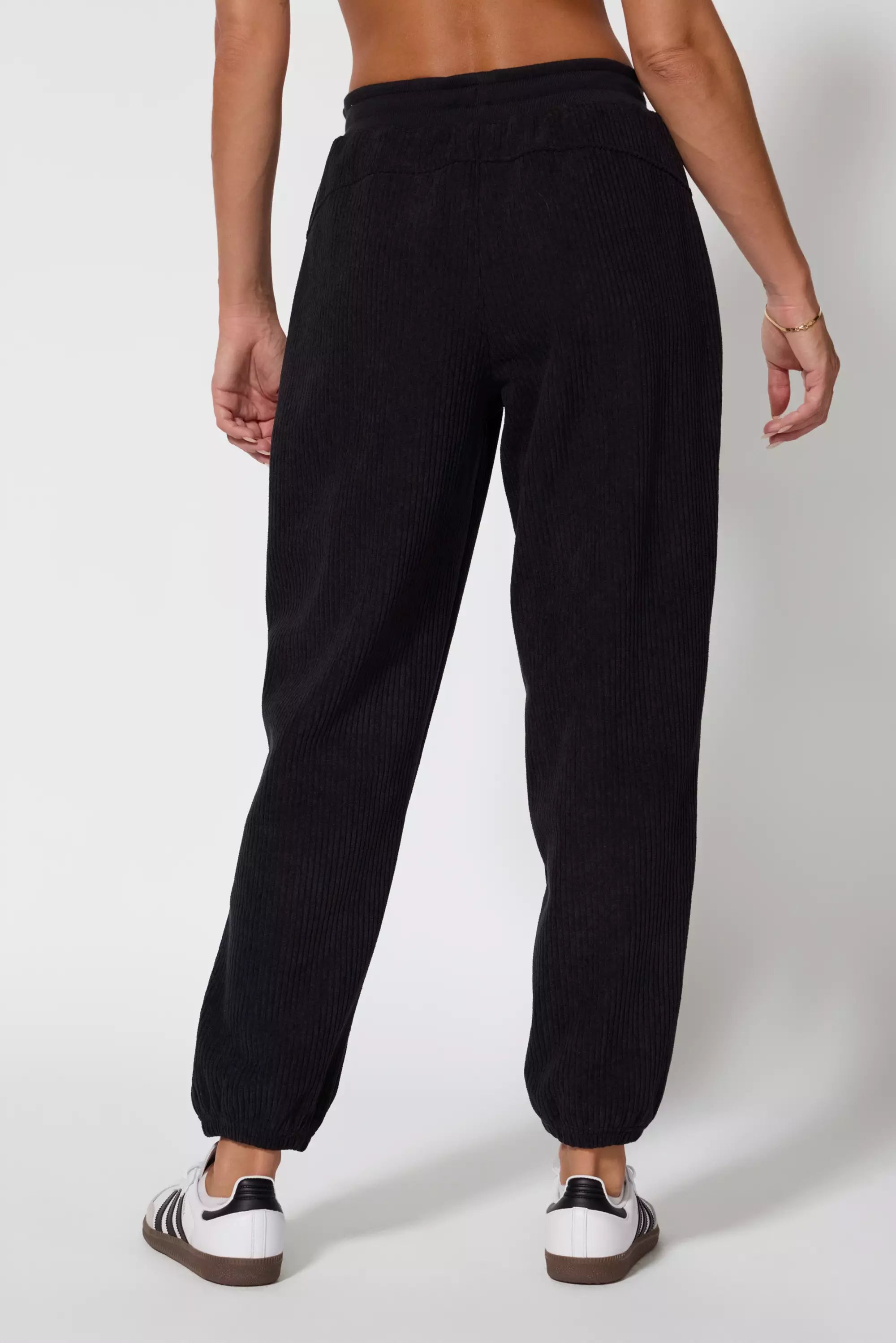 Aura Jogger - Black