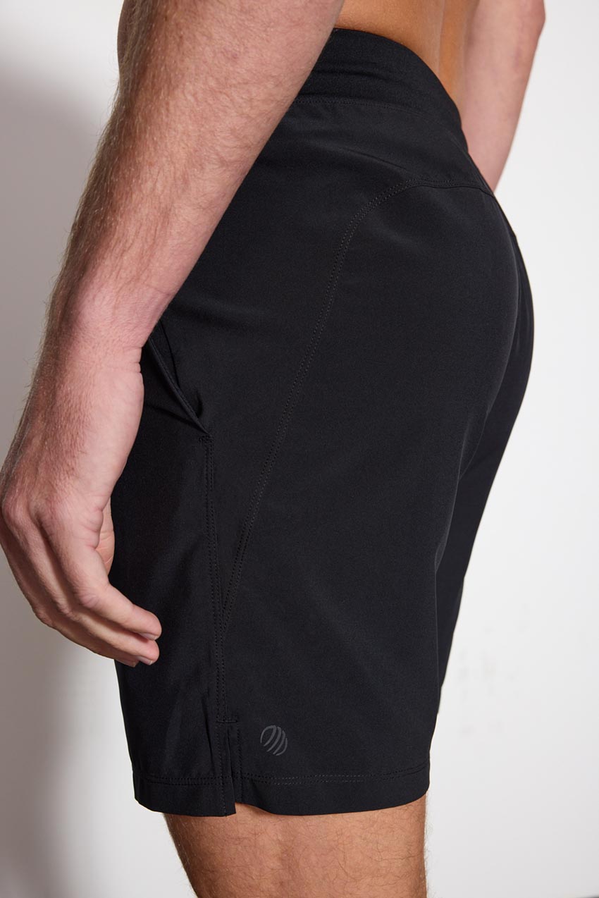 Stride Short - Black