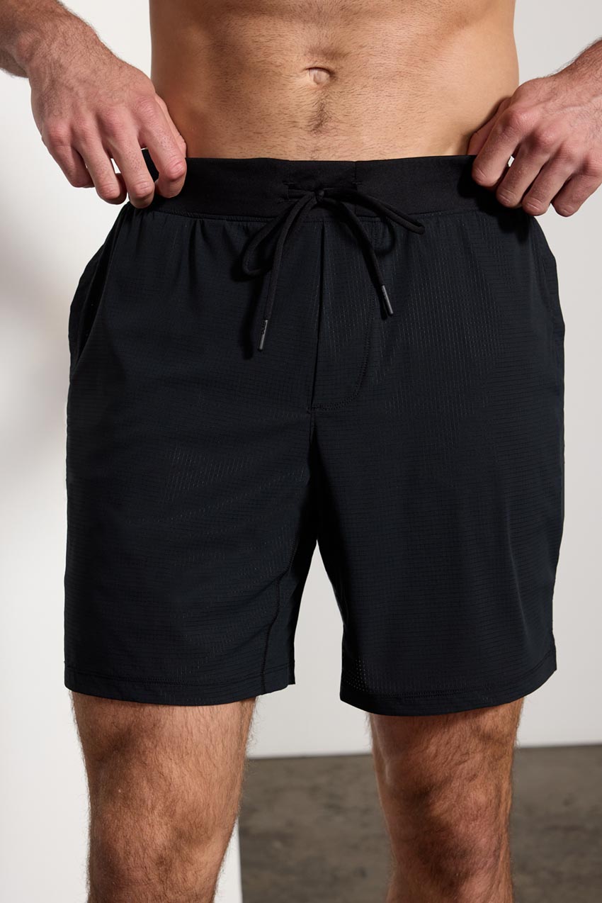 Aerate Short - 8" - Black